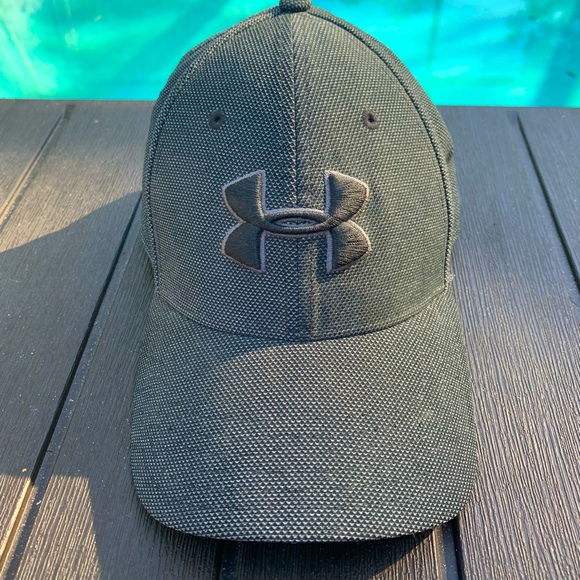 Mens UnderArmour fitted hat - Picture 1 of 3